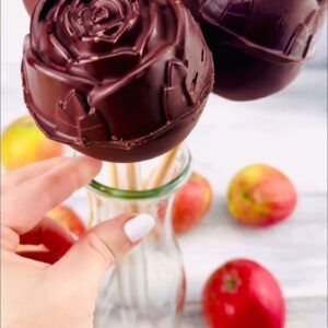 Chocolate Dipped Apple Roses